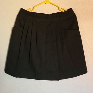 Pleated skirt with pockets